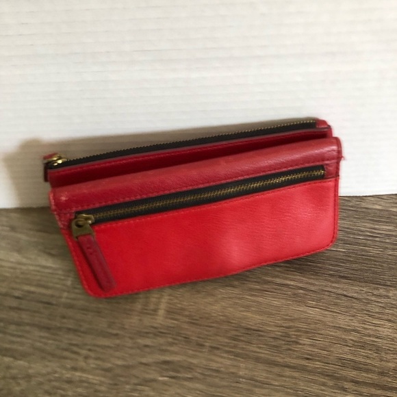 FOSSIL Red Leather Wallet - Picture 1 of 15